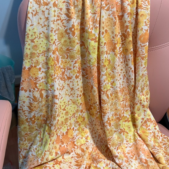 Skirt Set - Picture 2 of 3